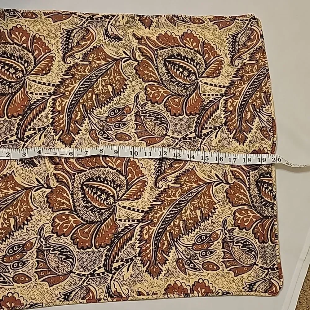- 3 Pottery Barn throw pillows‎ coves 18x18”